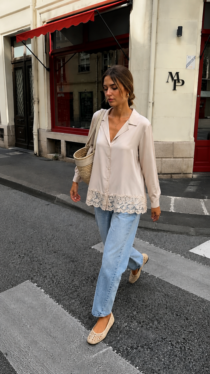 Chemise Satin Dentelle Élégance